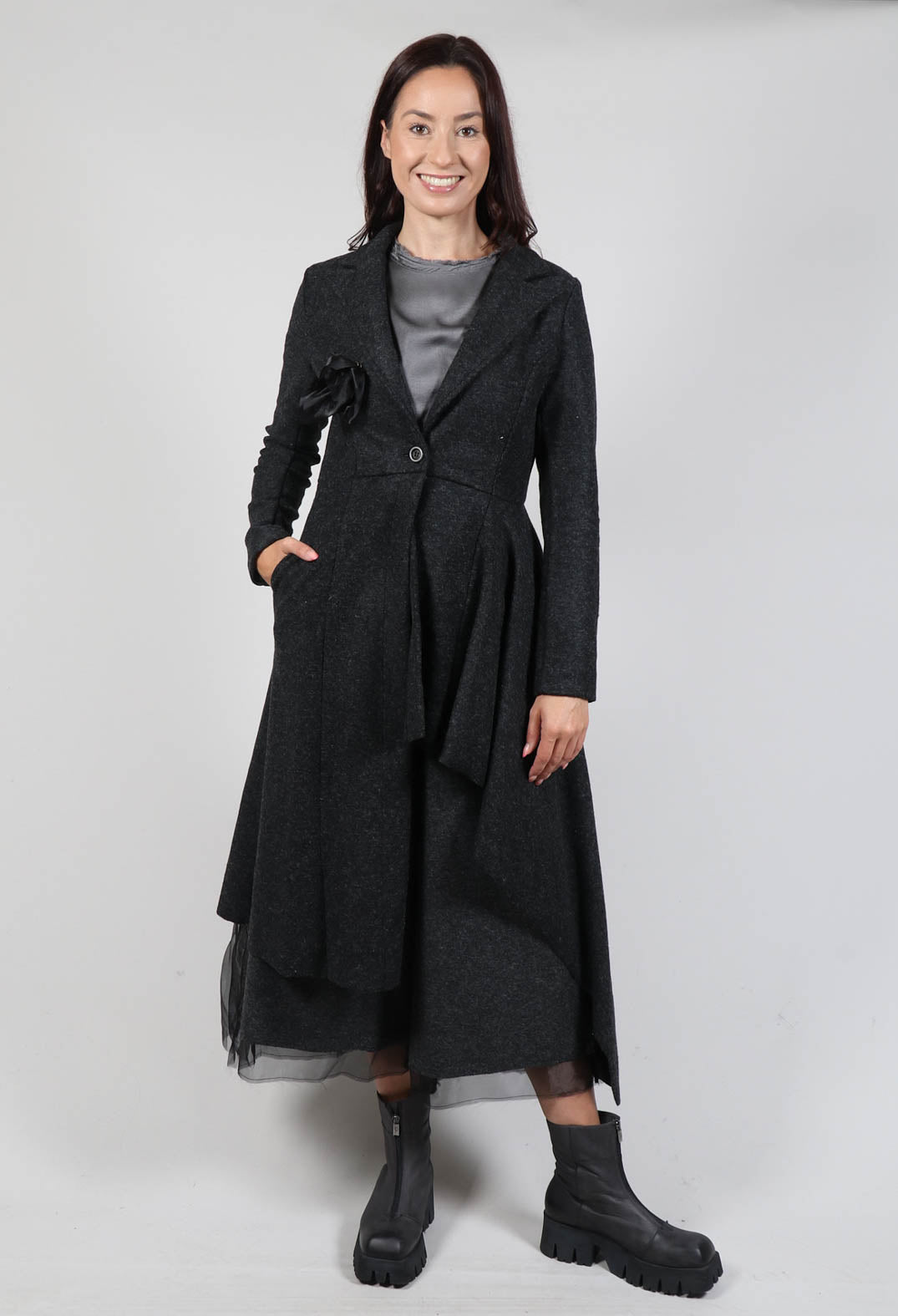 Asymmertic Coat in Organza Antracite