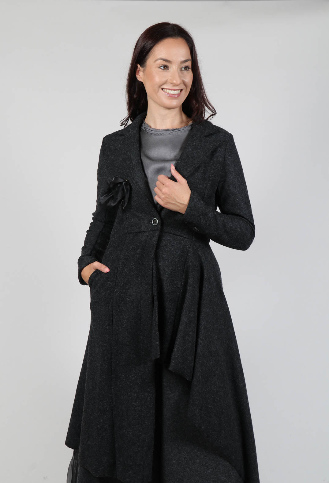 Asymmertic Coat in Organza Antracite