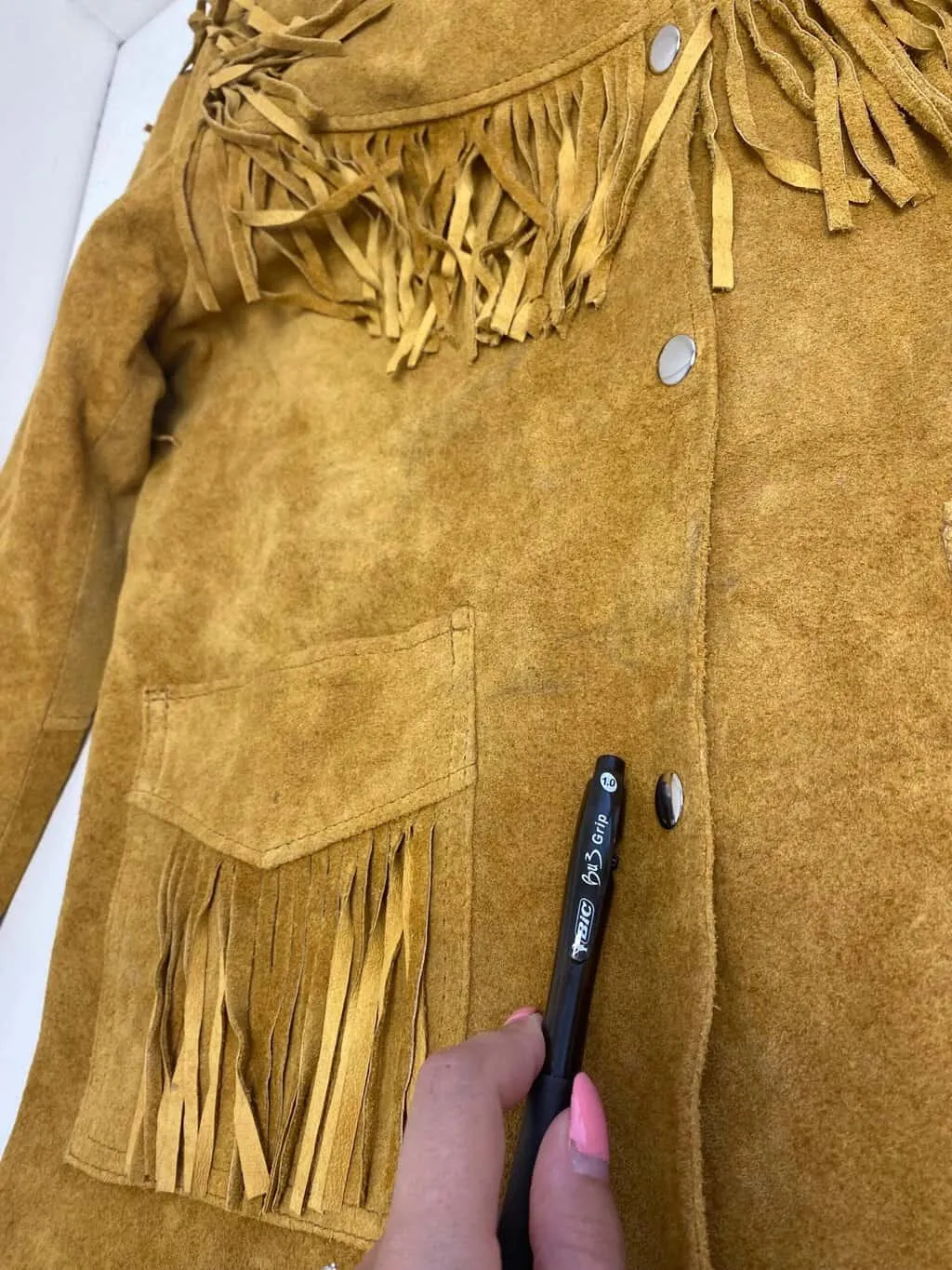 Deadstock 1980s vintage fringed suede jacket, mustard yellow – Medium