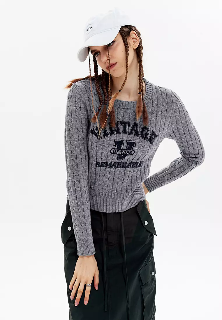 Embroidered Twist Knit Sweater HH2815