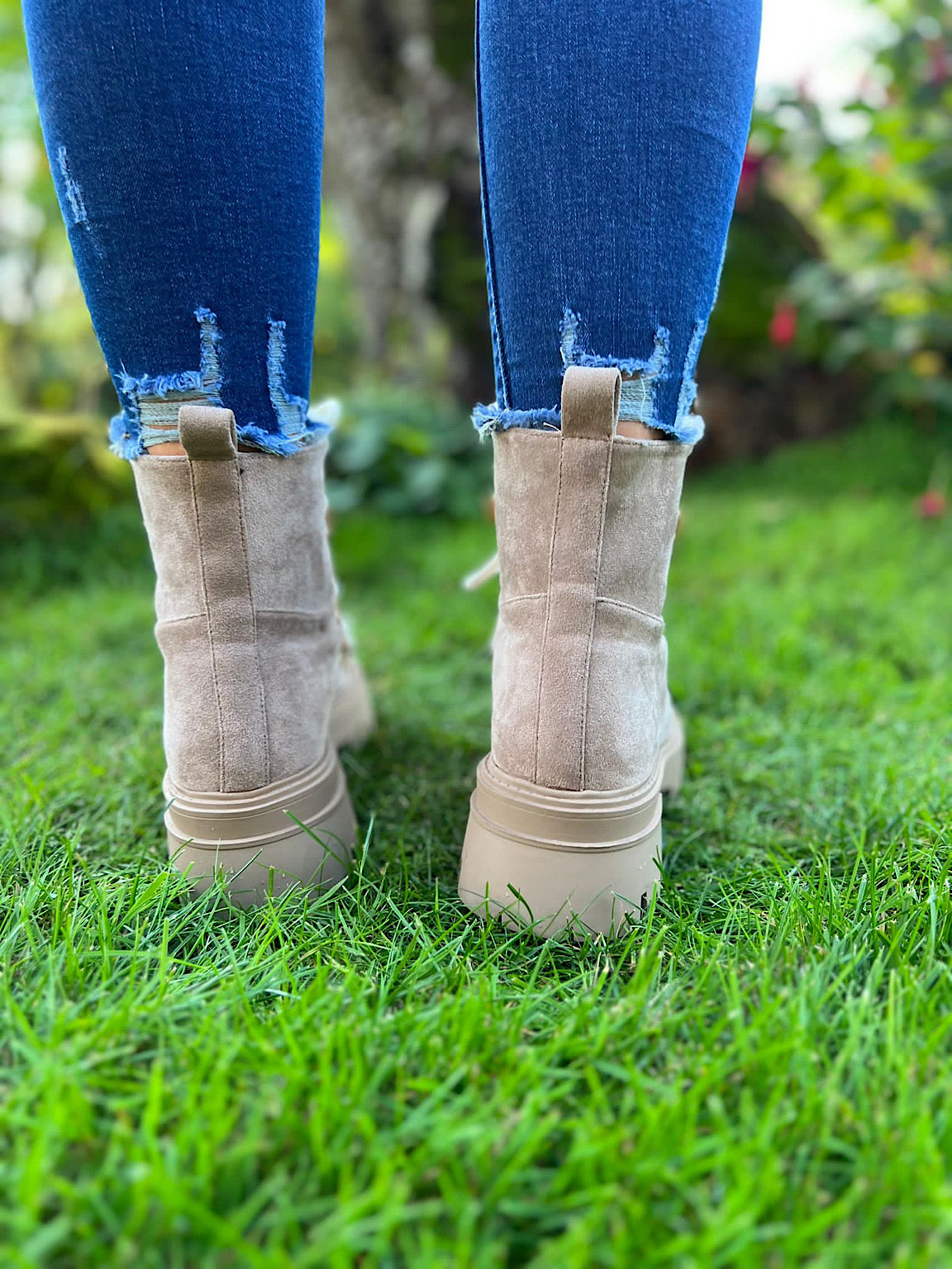 Sherpa Detail Tie Up Boots